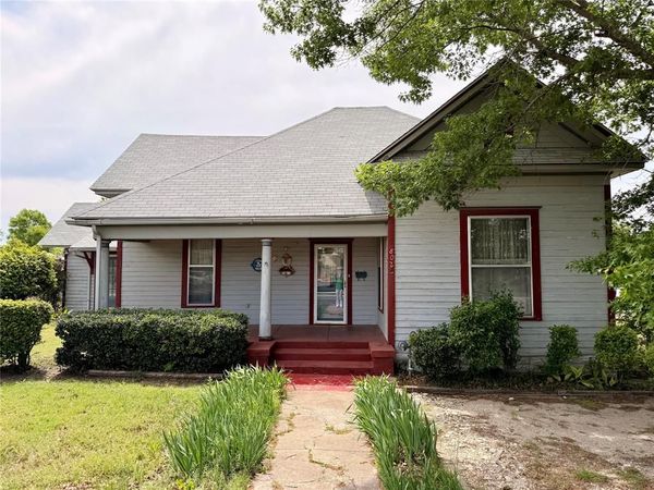 802 E Main Street, Hamilton, TX 76531