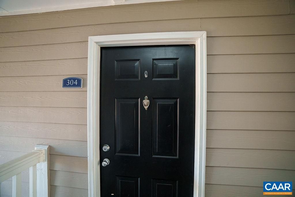 175 Yellowstone Dr, Unit 304, Charlottesville, VA 22903 Main Photo