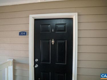 175 YELLOWSTONE DR, Unit 304, Charlottesville, VA 22903
