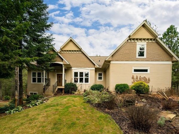 7001 E Chattaroy Rd, Chattaroy, WA 99003