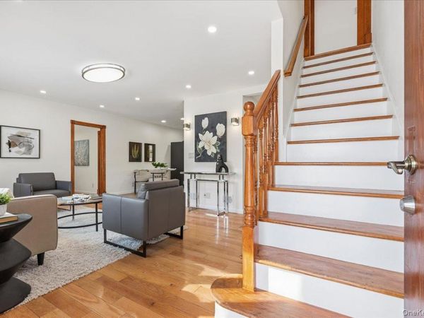 85 Briarcliff Road, Westbury, NY 11590