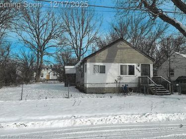 1082 W Juliah Avenue, Flint, MI 48505
