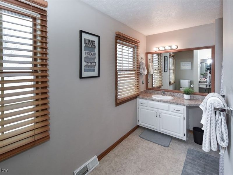 172 Loyola Drive, Elyria, OH 44035 Photo 30