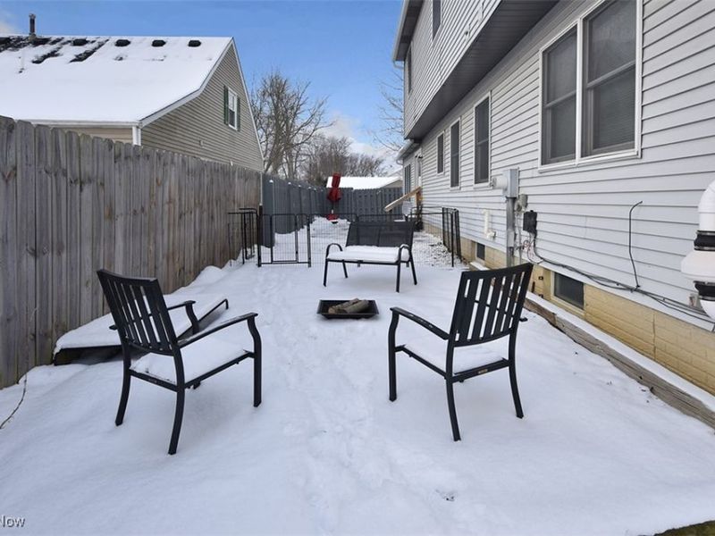 172 Loyola Drive, Elyria, OH 44035 Photo 4