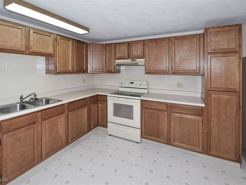 172 Loyola Drive, Elyria, OH 44035 Photo 45