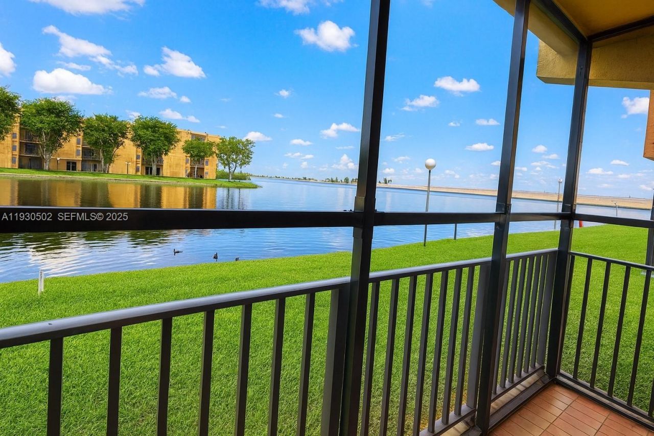 4705 NW 7th St, Unit 106-7, Miami, FL 33126 Photo