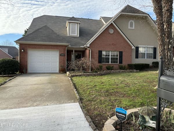2733 Knob Creek Lane, Knoxville, TN 37912