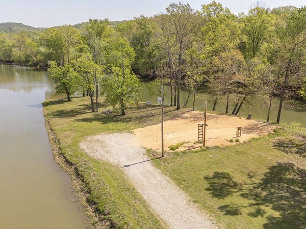 258 Drake Dr, Clifton, TN 38425