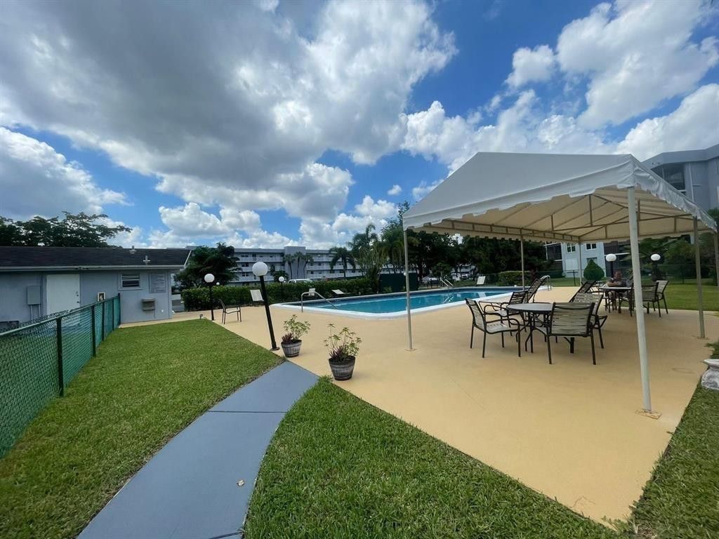 120 Royal Park Drive, Unit B4, Oakland Park, FL 33309 Photo