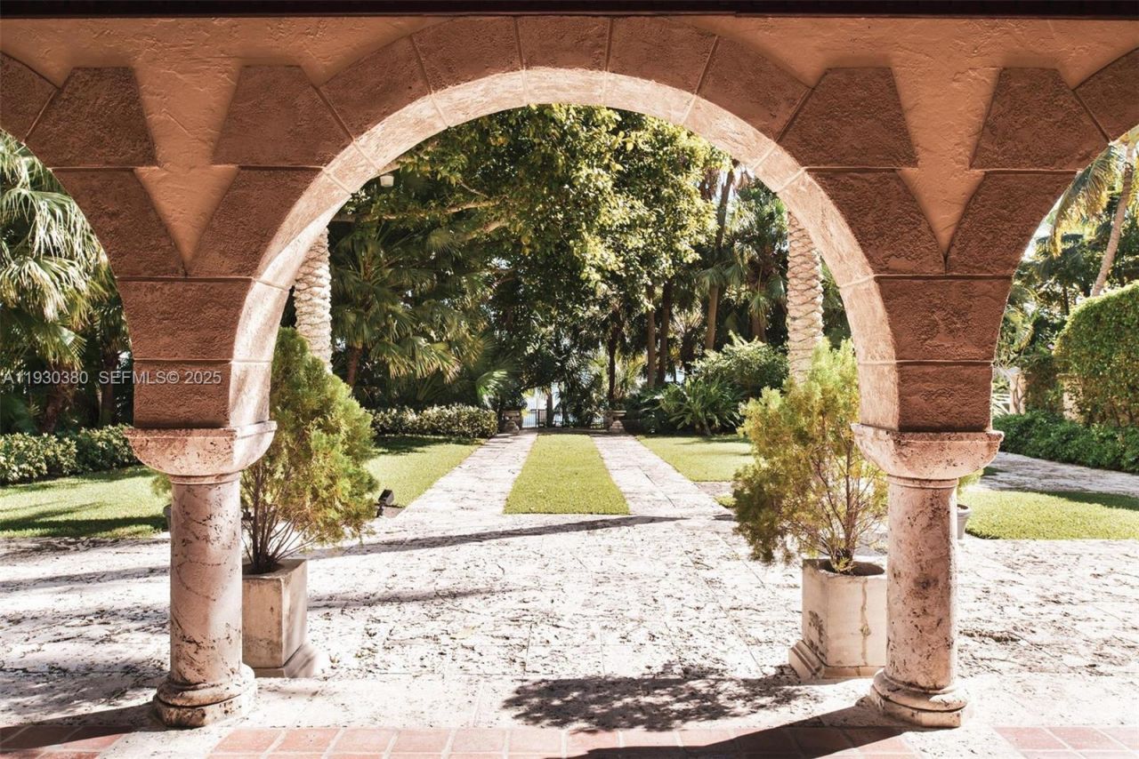 1643 Brickell Ave, Unit PH 4901 +, Miami, FL 33129 Photo