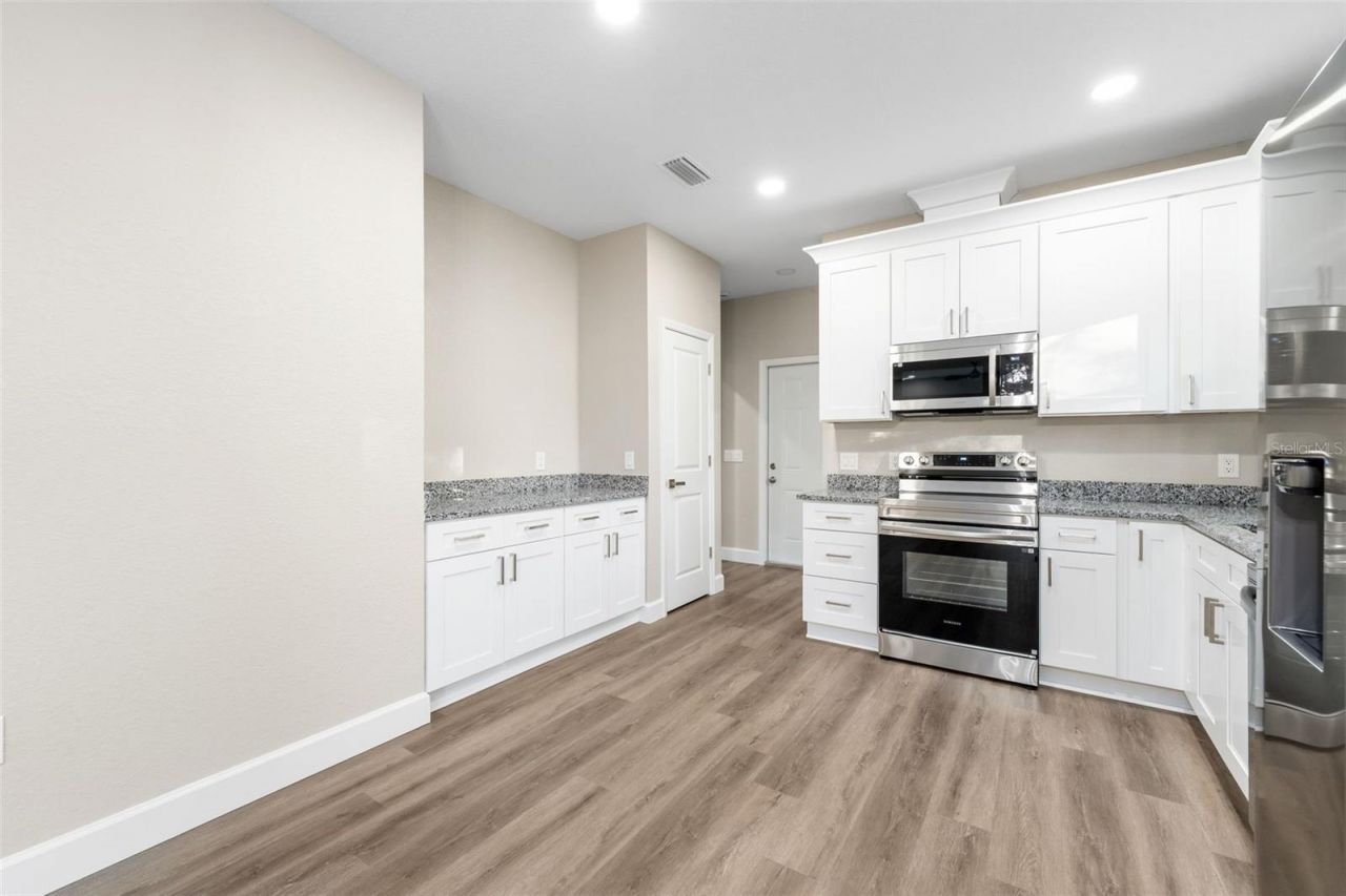 2016 NE 3rd Avenue, Gainesville, FL 32641 Photo