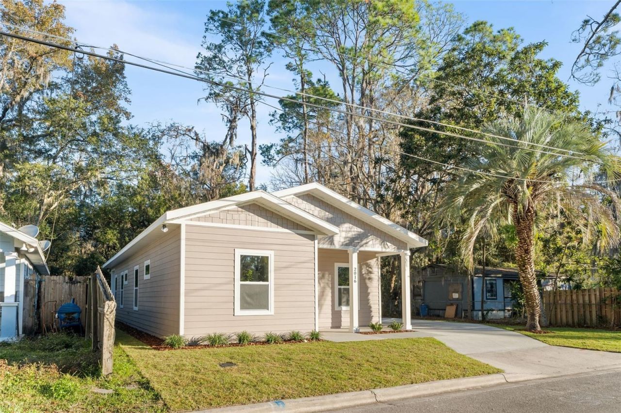 2016 NE 3rd Avenue, Gainesville, FL 32641 Photo