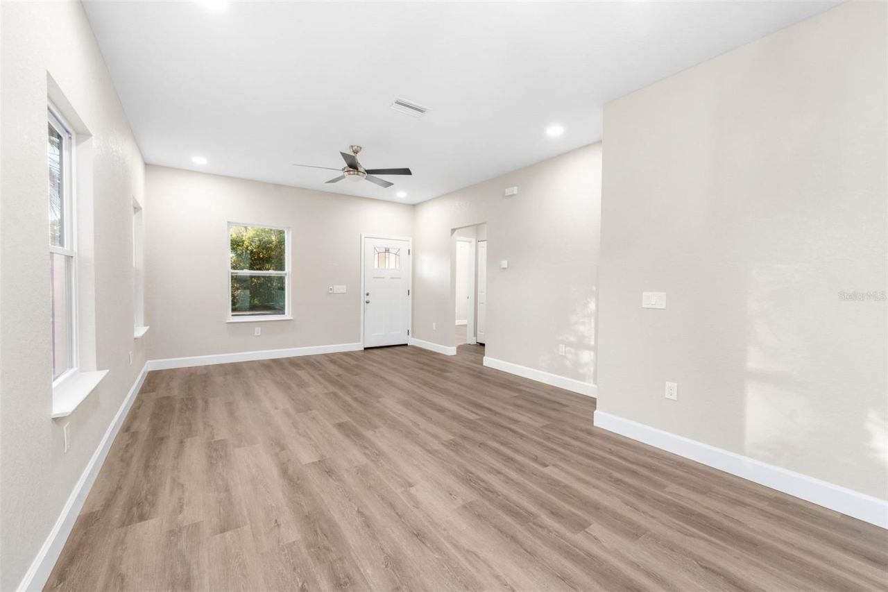 2016 NE 3rd Avenue, Gainesville, FL 32641 Photo