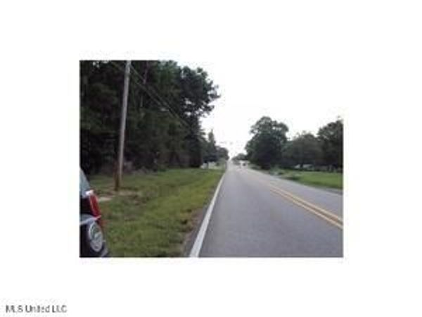 W Main Avenue, Lumberton, MS 39455