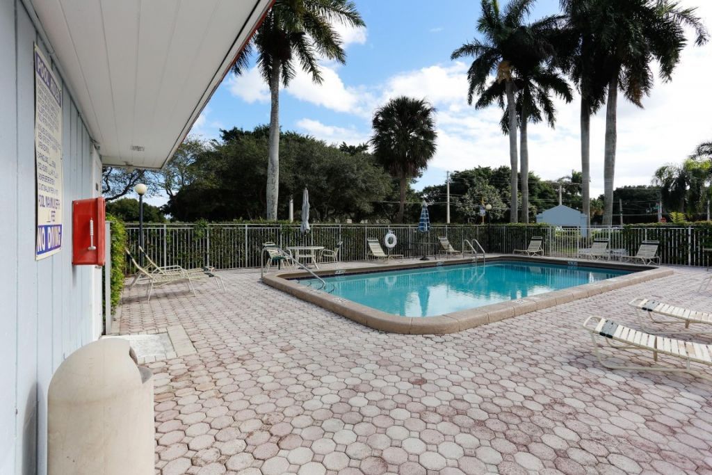 505 S Pine Island Road, Unit B203, Fort Lauderdale, FL 33324 Photo