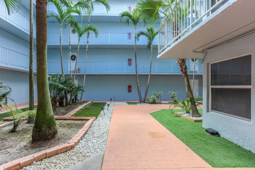 505 S Pine Island Road, Unit B203, Fort Lauderdale, FL 33324 Photo