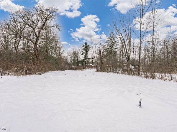 16788 Geneva Street, Chagrin Falls, OH 44023