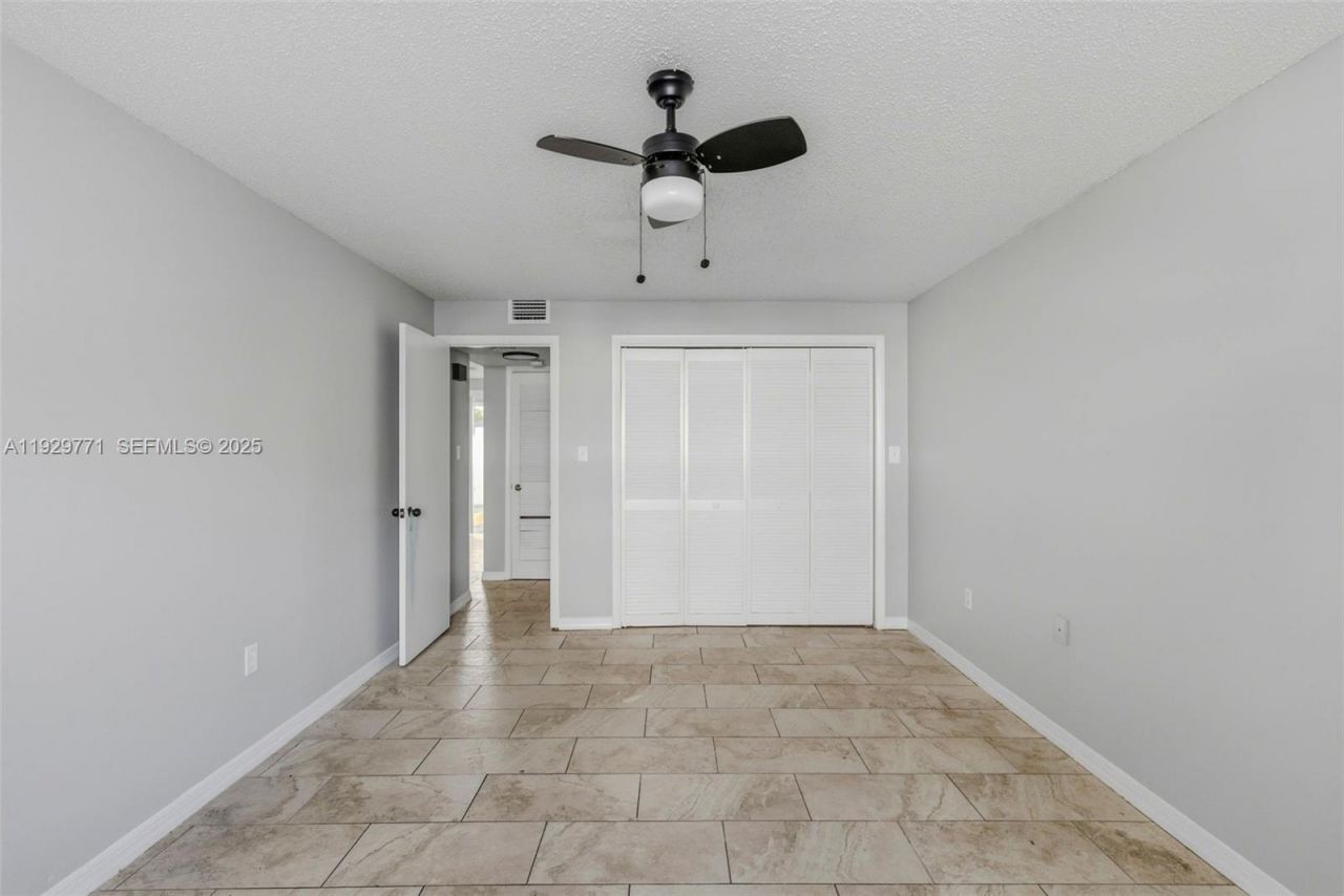 9208 N Connechusett Rd , Tampa, FL 33617 Photo