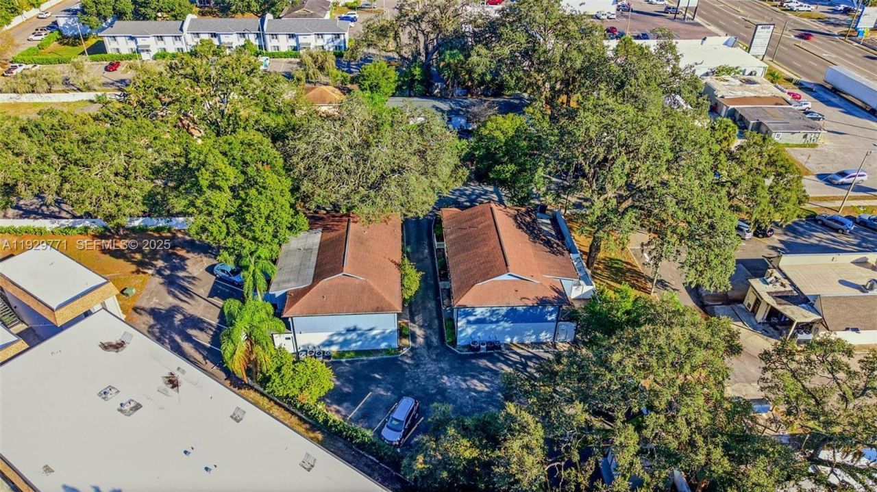 9208 N Connechusett Rd , Tampa, FL 33617 Photo