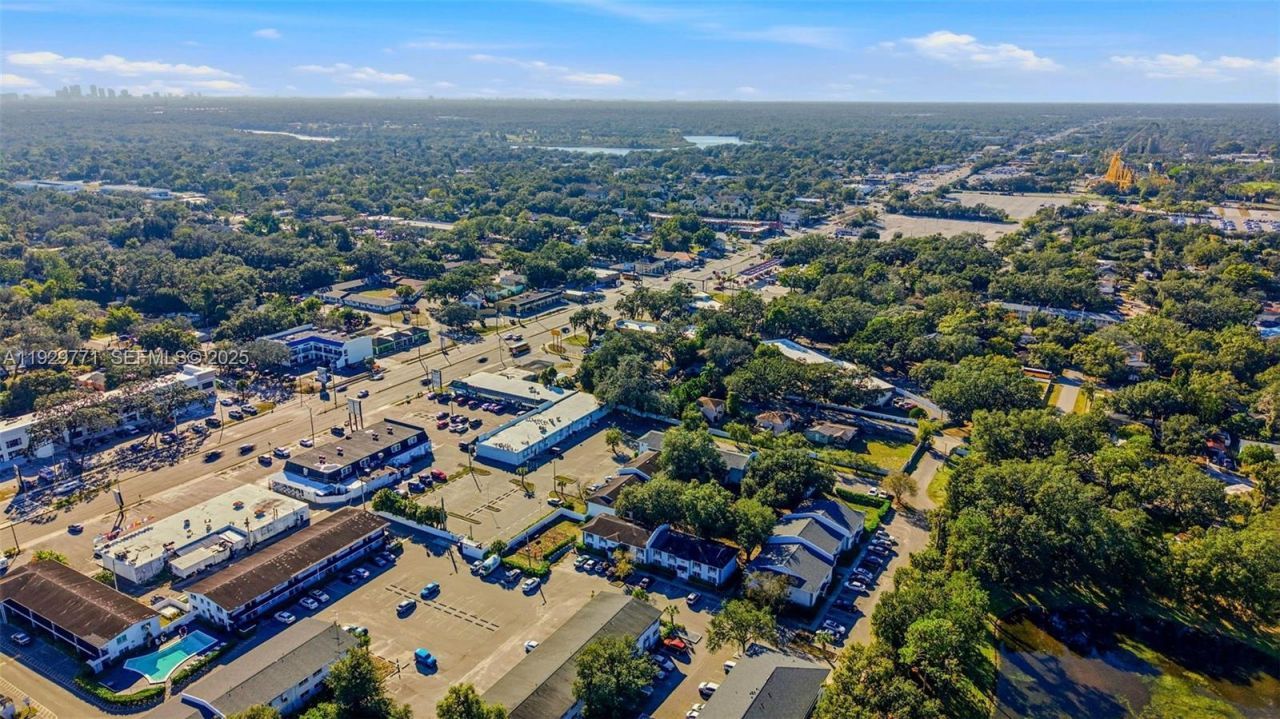 9208 N Connechusett Rd , Tampa, FL 33617 Photo