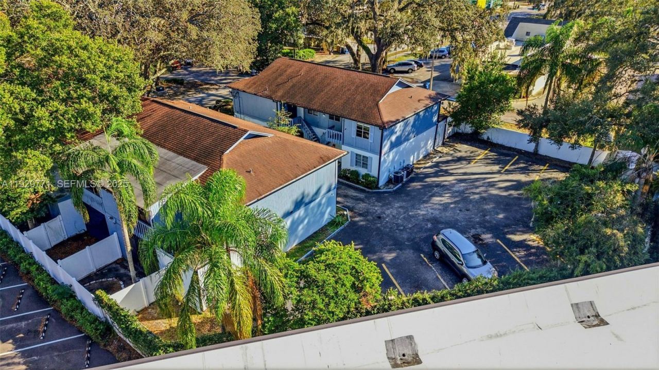 9208 N Connechusett Rd , Tampa, FL 33617 Photo