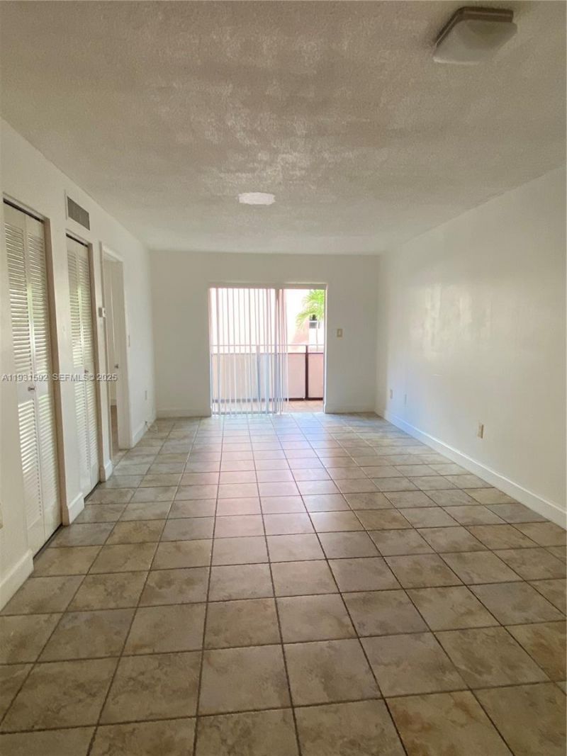 295 NW 72nd Ave , Unit 204, Miami, FL 33126 Photo