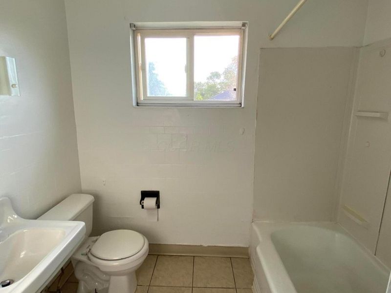 73 N Hampton Road, Columbus, OH 43213 Photo 13
