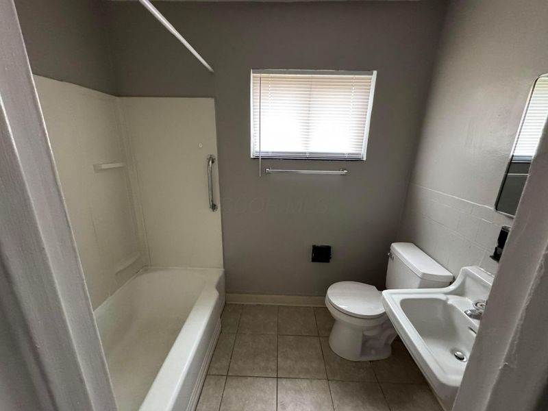 73 N Hampton Road, Columbus, OH 43213 Photo 20