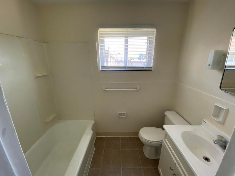 73 N Hampton Road, Columbus, OH 43213 Photo 4