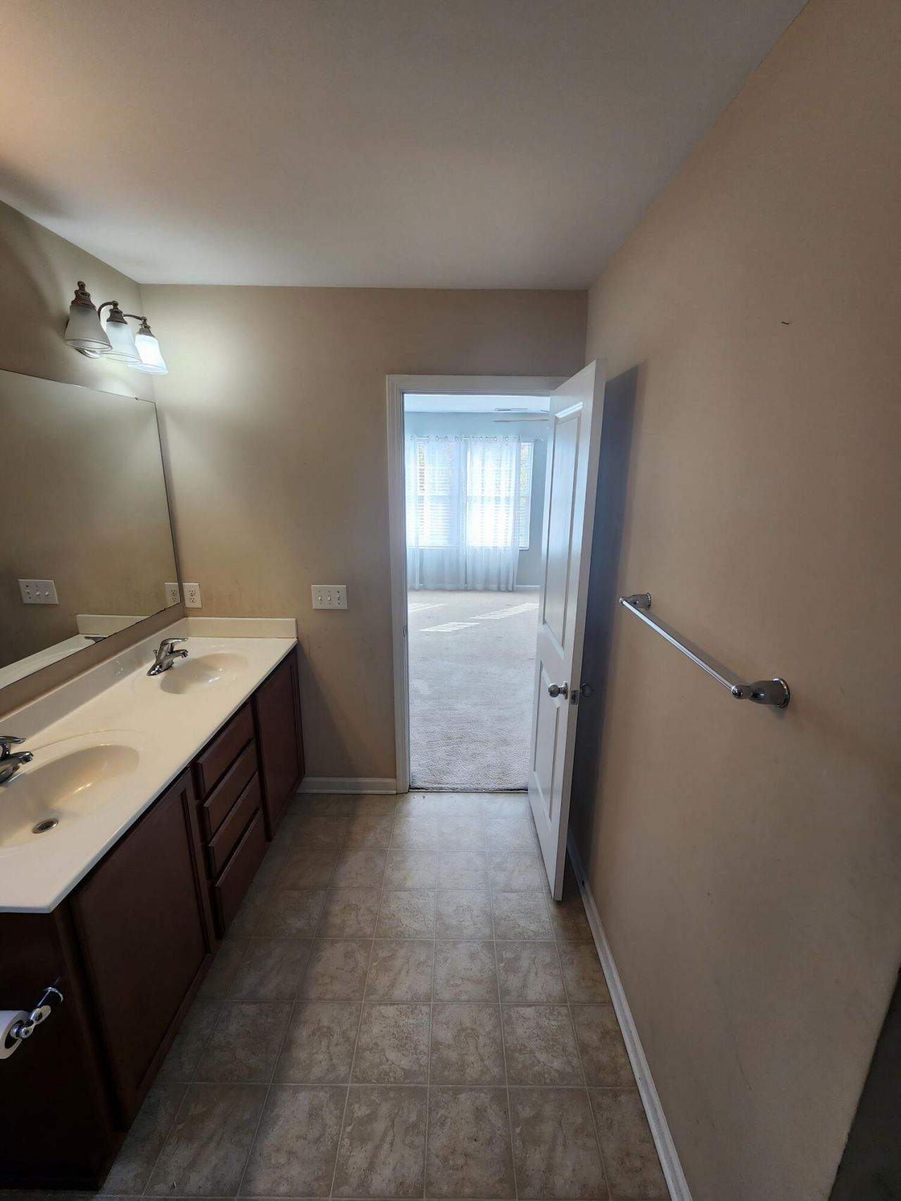 210 Medford Drive Photo 16