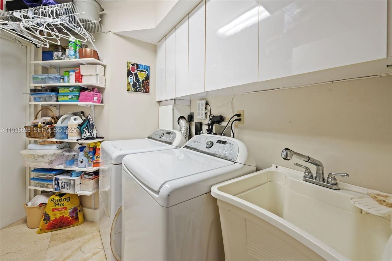 19333 E Collins Ave, Unit 1402, Sunny Isles Beach, FL 33160 Photo