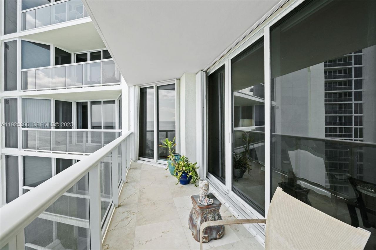 19333 E Collins Ave, Unit 1402, Sunny Isles Beach, FL 33160 Photo