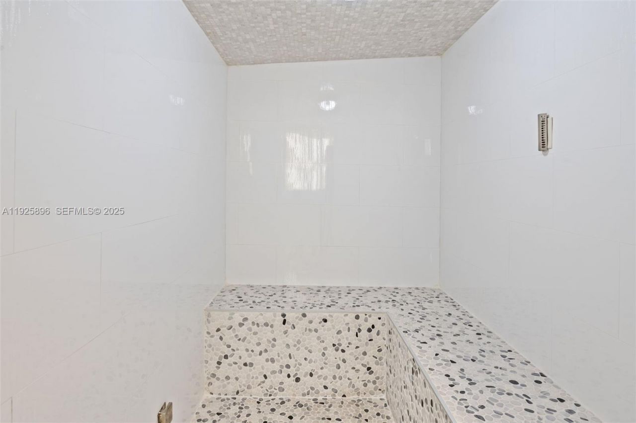 19333 E Collins Ave, Unit 1402, Sunny Isles Beach, FL 33160 Photo