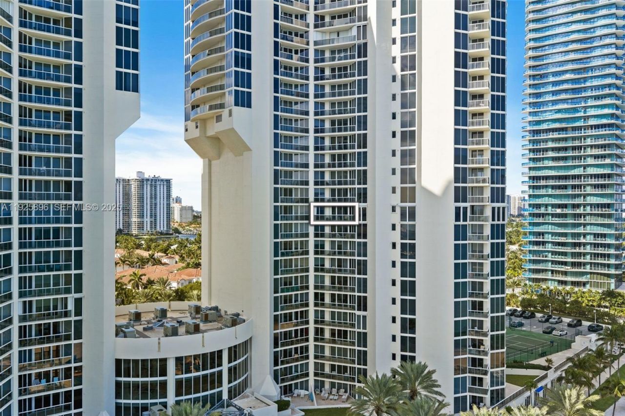 19333 E Collins Ave, Unit 1402, Sunny Isles Beach, FL 33160 Photo