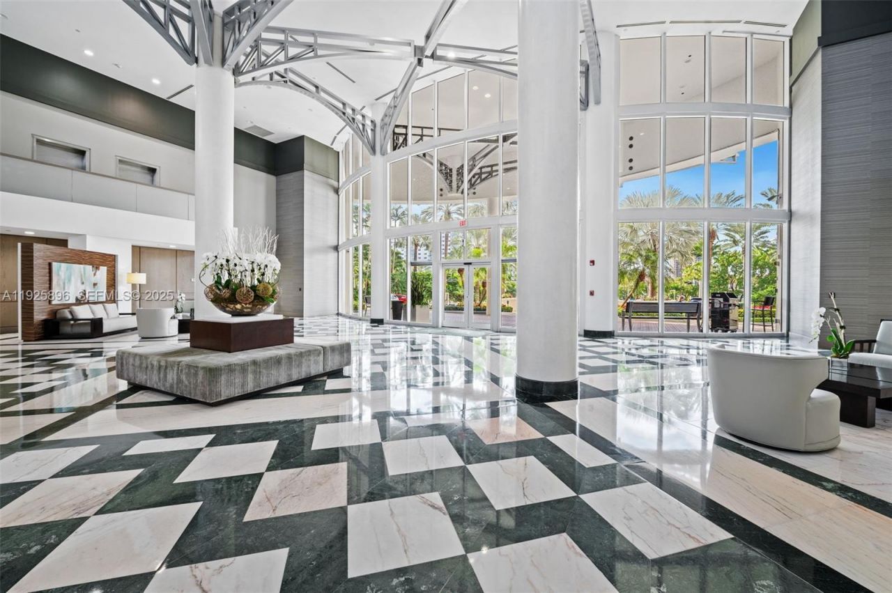 19333 E Collins Ave, Unit 1402, Sunny Isles Beach, FL 33160 Photo