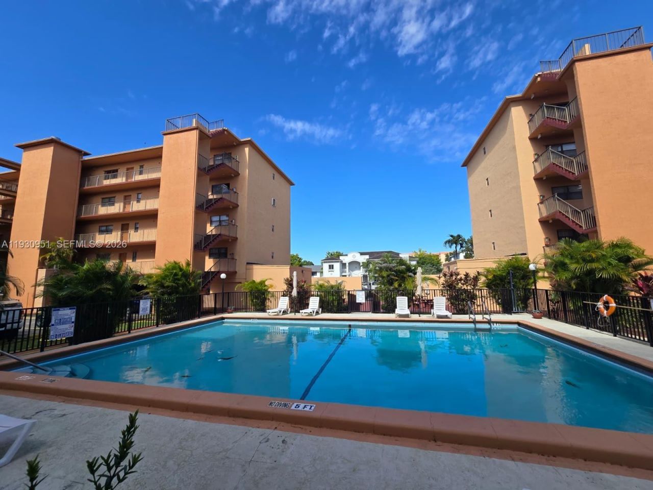 1800 W 54th St, Unit 409, Hialeah, FL 33012 Photo