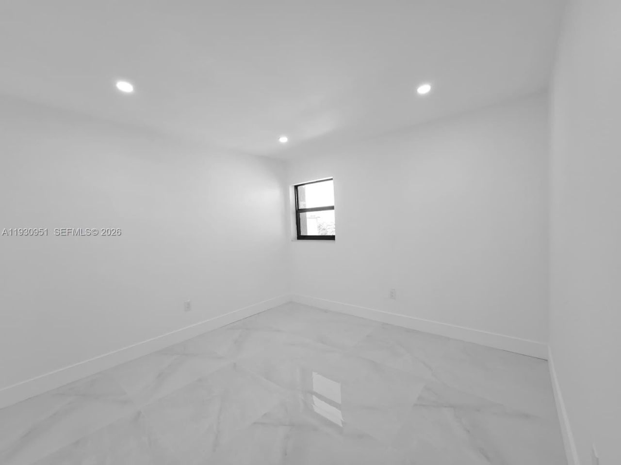 1800 W 54th St, Unit 409, Hialeah, FL 33012 Photo