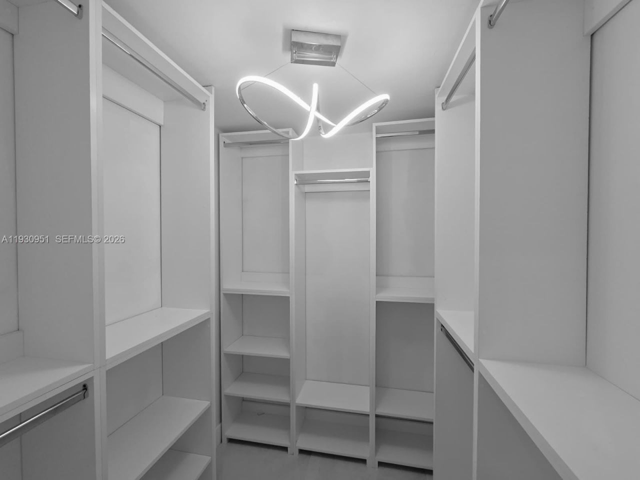 1800 W 54th St, Unit 409, Hialeah, FL 33012 Photo