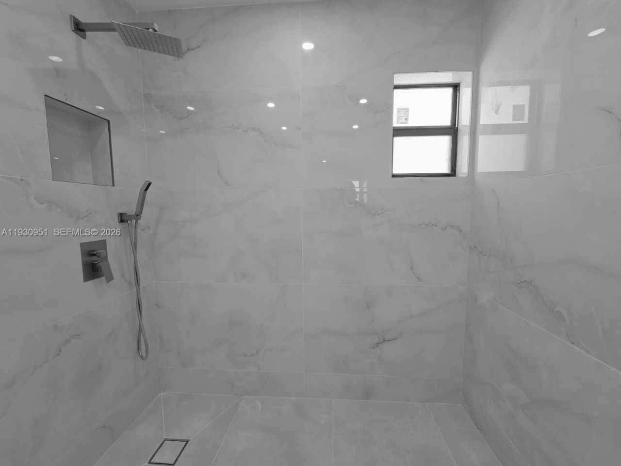 1800 W 54th St, Unit 409, Hialeah, FL 33012 Photo