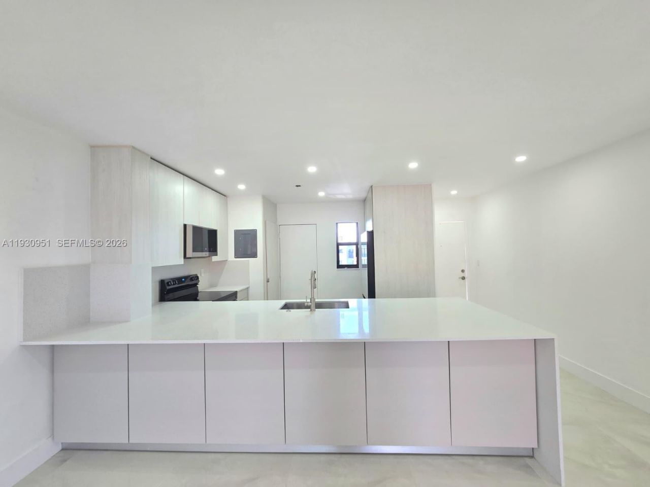 1800 W 54th St, Unit 409, Hialeah, FL 33012 Photo