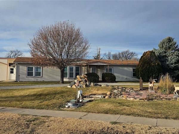 401 Iowa Avenue , Seibert, CO 80834