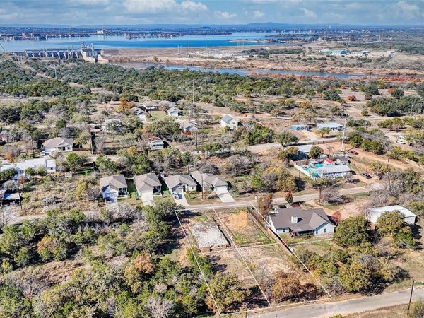 732 Aspen LN, Cottonwood Shores, TX 78657