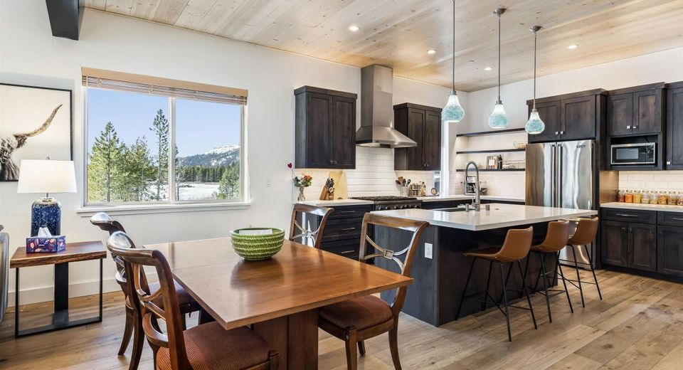 11643 Mcclintock Loop, Truckee, CA 96161 Photo