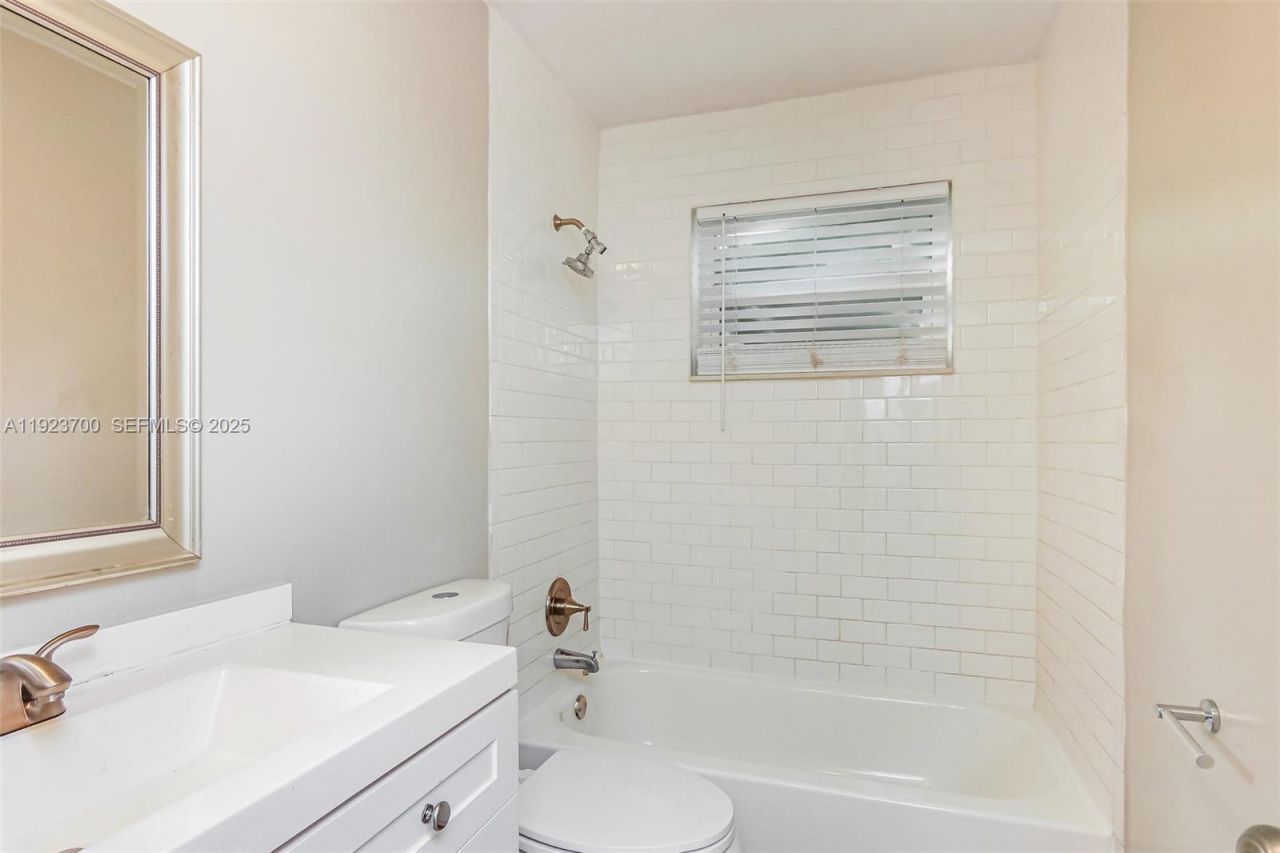 5900 NW 15th St, Sunrise, FL 33313 Photo