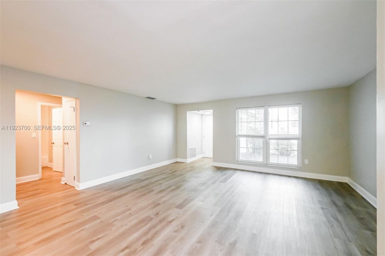 5900 NW 15th St, Sunrise, FL 33313 Photo