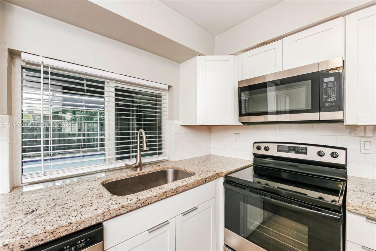 5900 NW 15th St, Sunrise, FL 33313 Photo