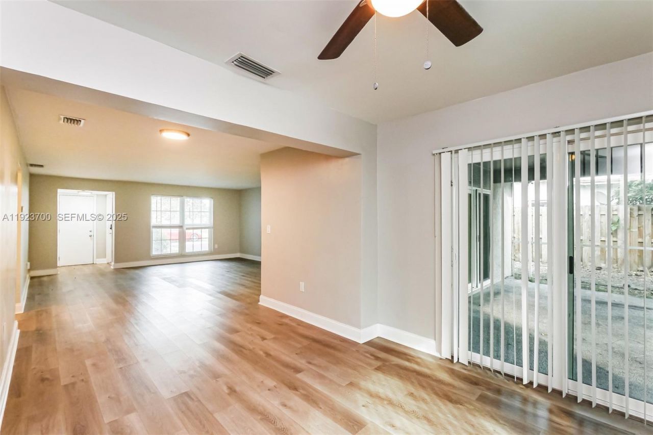 5900 NW 15th St, Sunrise, FL 33313 Photo