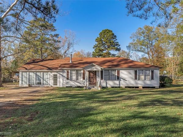 9210 Belcher Hwy , Oil City, LA 71061
