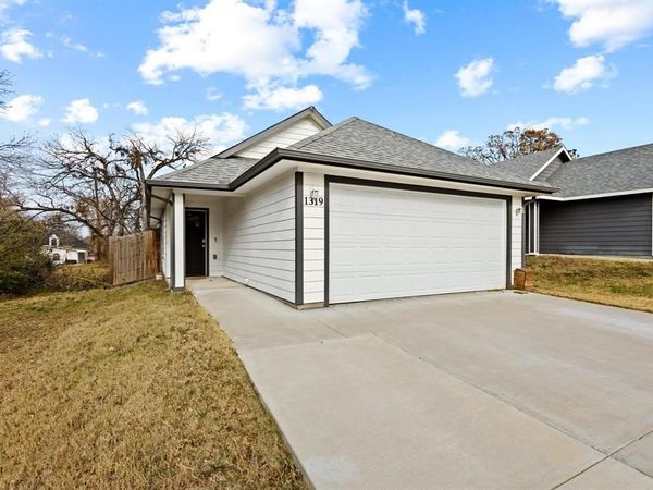 1319 W Gandy Street, Denison, TX 75020