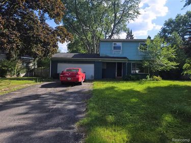 5969 Pleasant Drive, Waterford Twp, MI 48329